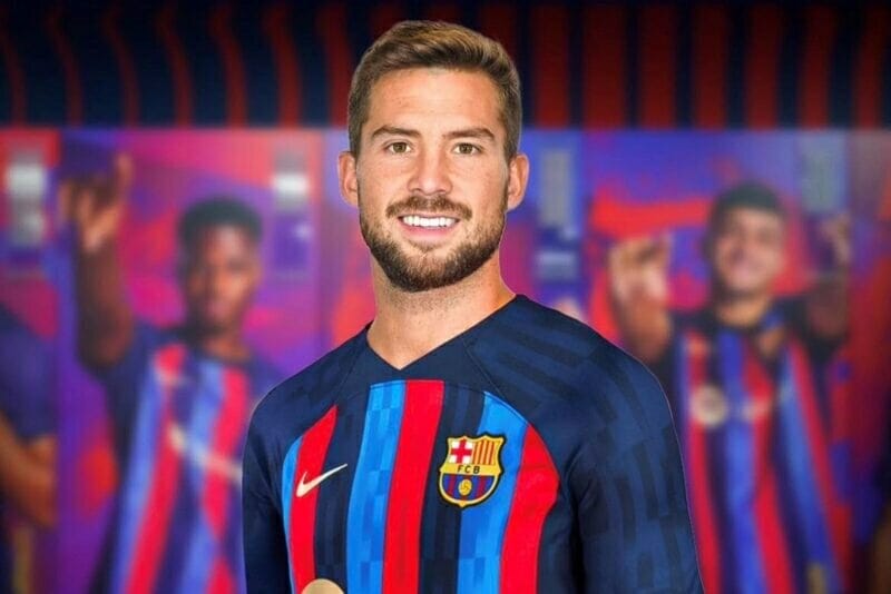 Barca có bản hợp đồng hè đầu tiên, không phải Messi