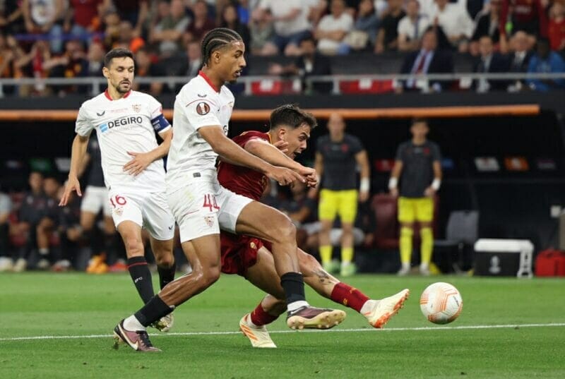 Dybala ghi bàn mở tỷ số cho AS Roma