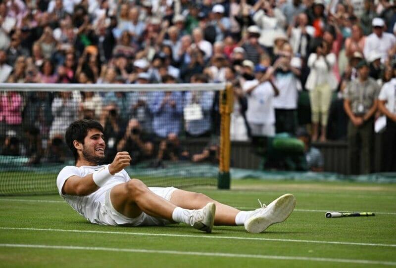Đánh bại Djokovic sau 5 set, Carlos Alcaraz lần đầu vô địch Wimbledon