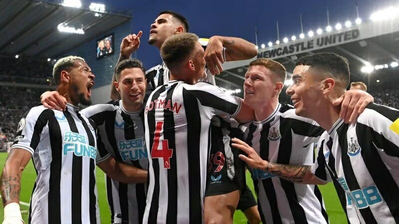 Newcastle trở lại Cúp C1 sau 21 năm