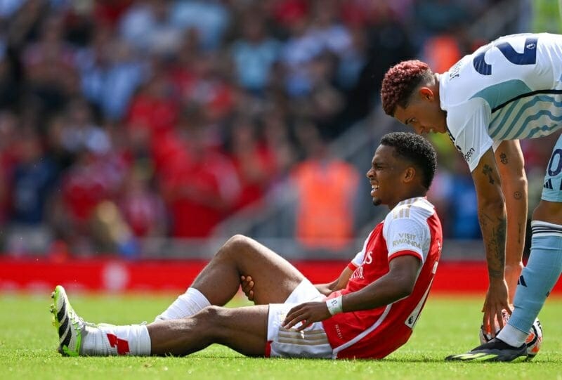 Timber chấn thương nặng, Arsenal muốn chiêu mộ hậu vệ Man City