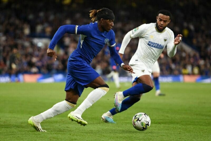 Madueke kiếm penalty và gỡ hòa cho Chelsea