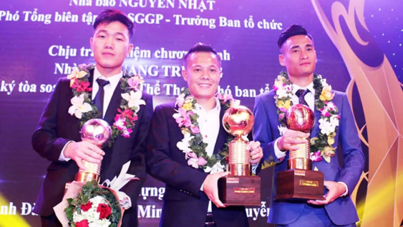 Cầu thủ nhận QBV Việt Nam nhiều nhất trở thành HLV ngay sau khi giải nghệ