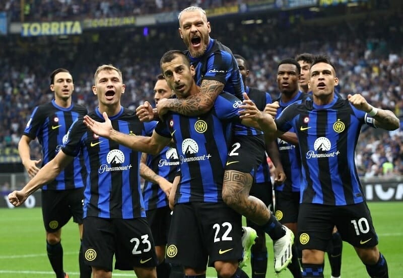 Inter đã gieo sầu cho đại kình địch cùng thành phố 