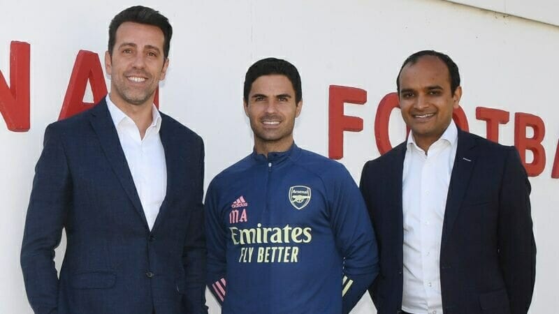 Những nhân vật quan trọng trong bộ máy lãnh đạo của Arsenal - lần lượt từ trái sang phải - Giám đốc thể thao Edu Gaspar, Huấn luyện viên Mikel Arteta, Giám đốc điều hành Vinai Venkatesham.