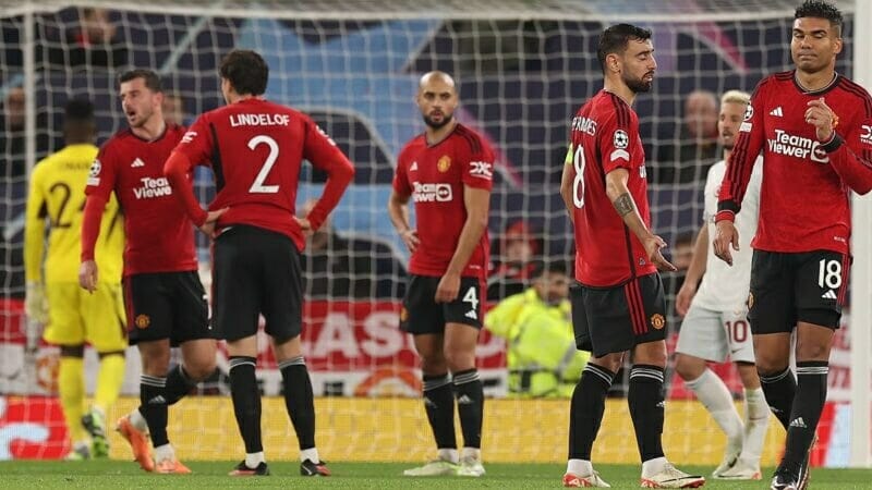 Huyền thoại Man United chỉ trích hàng thủ sau trận thua Galatasaray