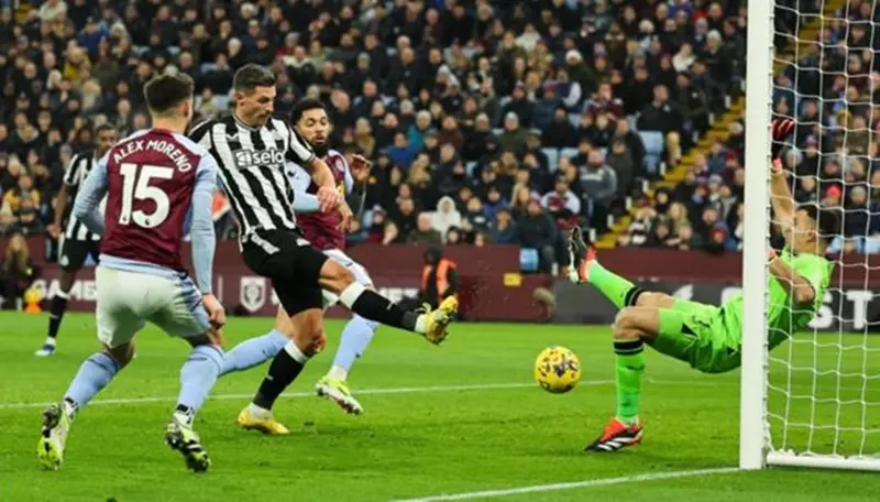 Kết quả bóng đá Aston Villa vs Newcastle: Thua tâm phục khẩu phục, nguy cơ rớt top 4