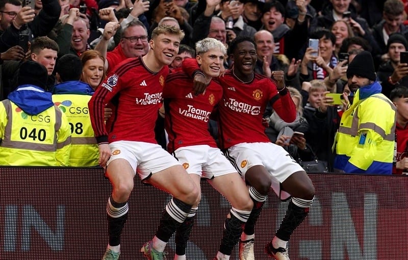 Những cầu thủ trẻ liên tục tỏa sáng mang về chiến thắng cho Man United.
